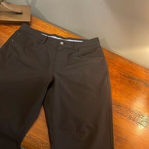 Black men’s golf pants